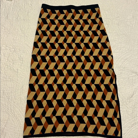 House of Harlow 1960 Black and Tan Geometric Top - Picture 6 of 11